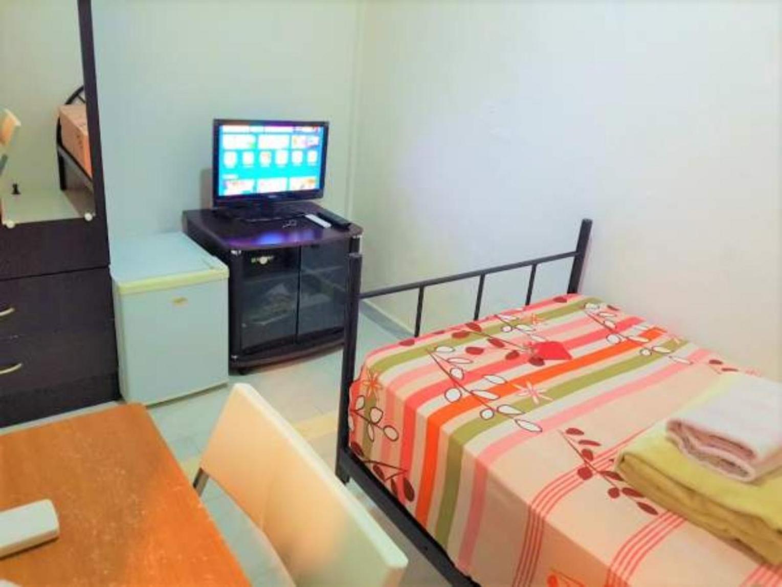Staff House Bed & Breakfast นีเรกฮาซา ภายนอก รูปภาพ